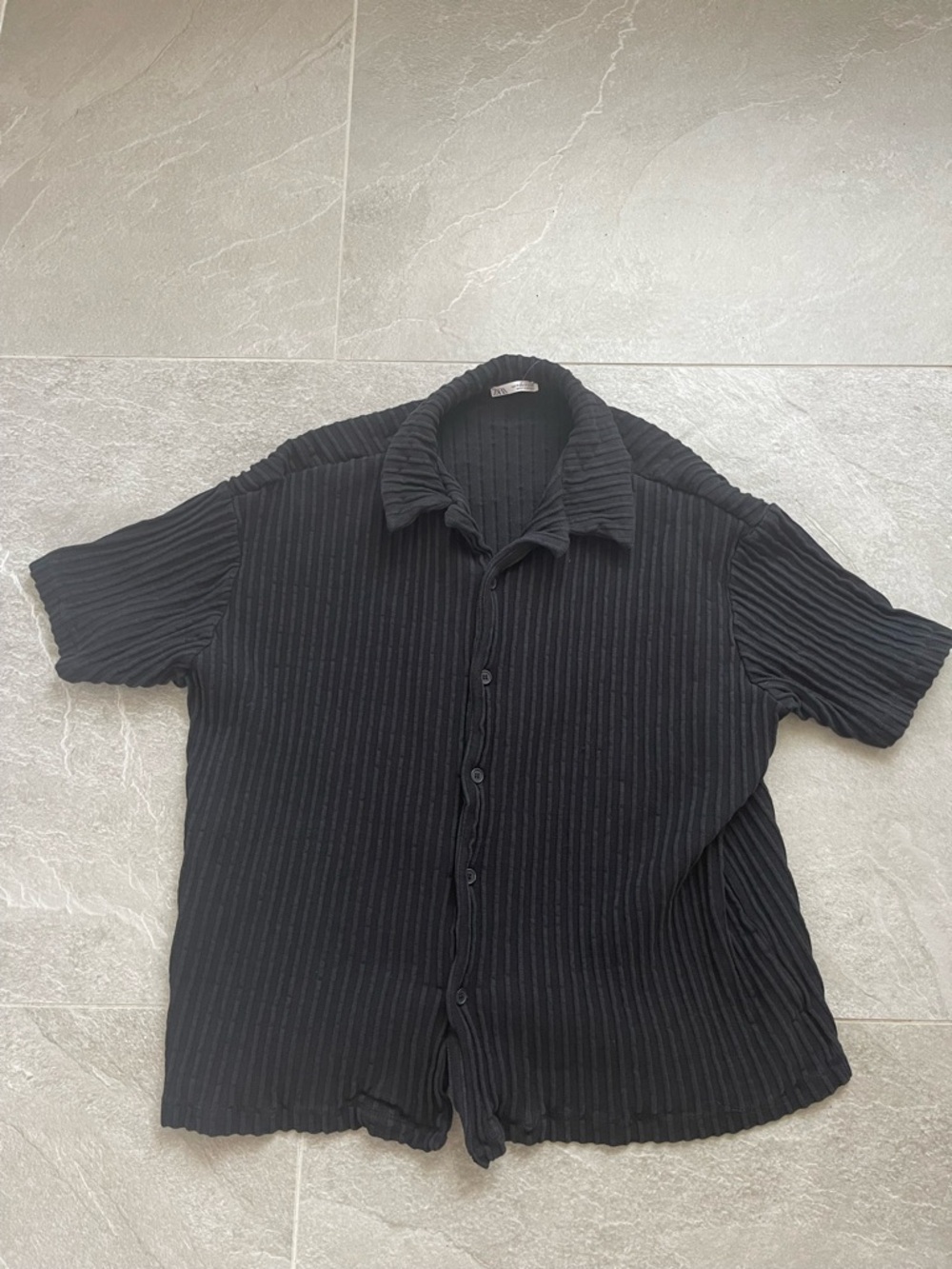 Zara Men's Black Ribbed Short-Sleeve Button-Down Shirt